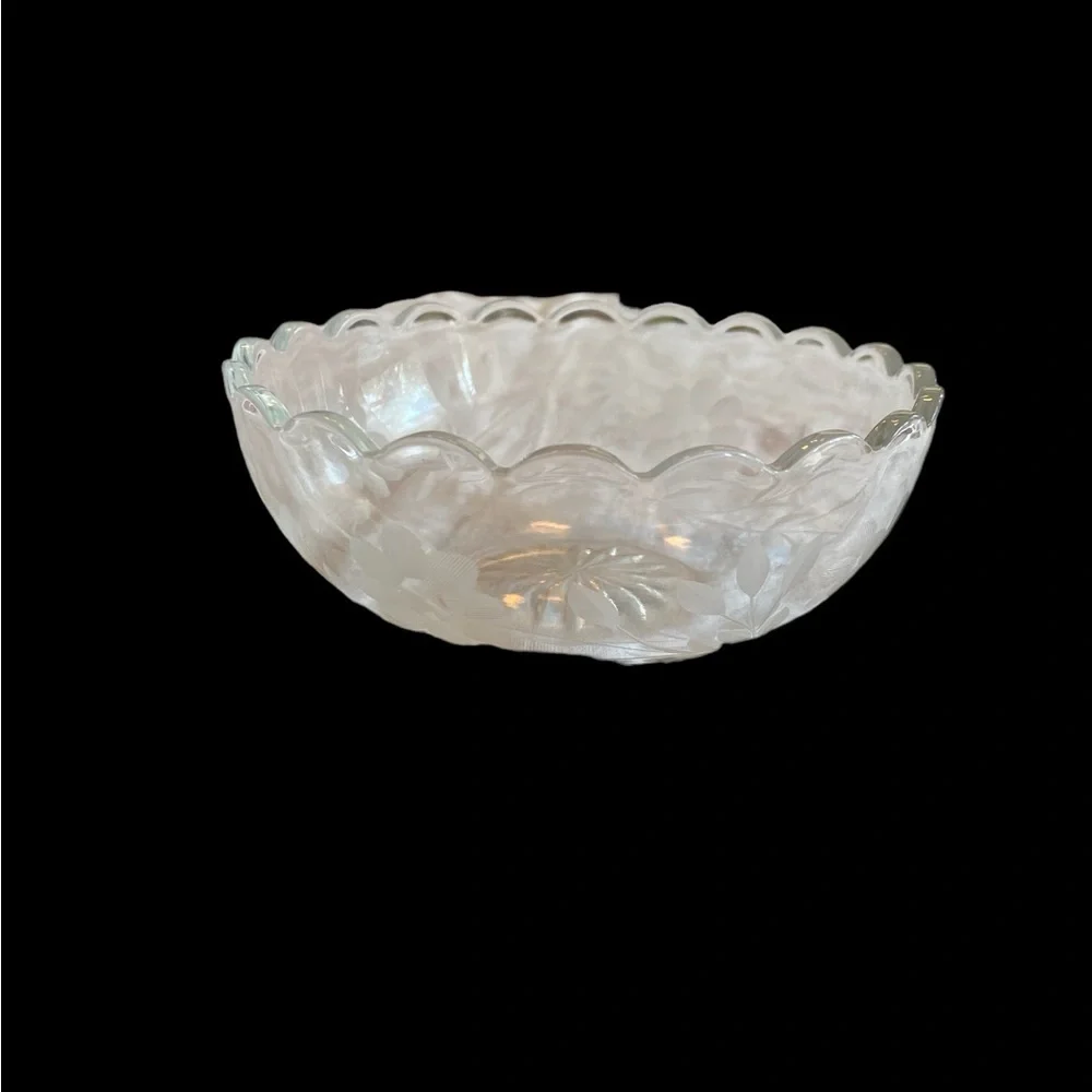Vintage Etched Glass Berry Bowl 4.25” Scalloped Floral Starburst Candy Dish